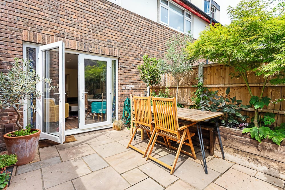 outdoor bbq area
