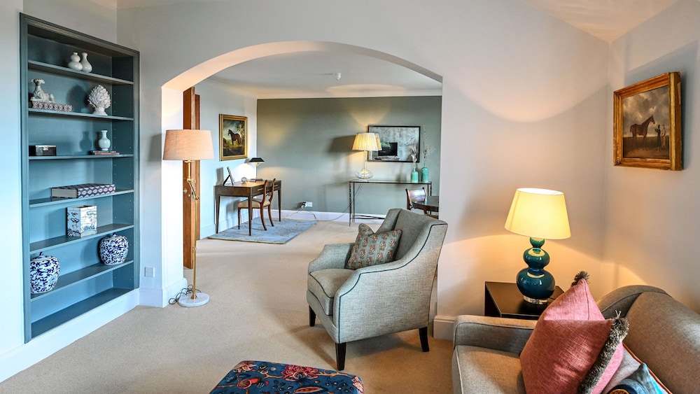 Newmarket Vacations - The Jockey Club Rooms - Property Image 79