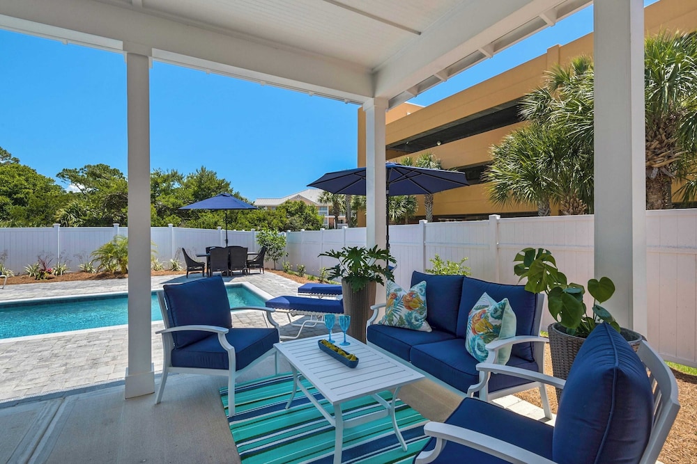 Pool, Patio & Outdoor Dining + Walk to Shore, Pier Park Sanctuary on Sands