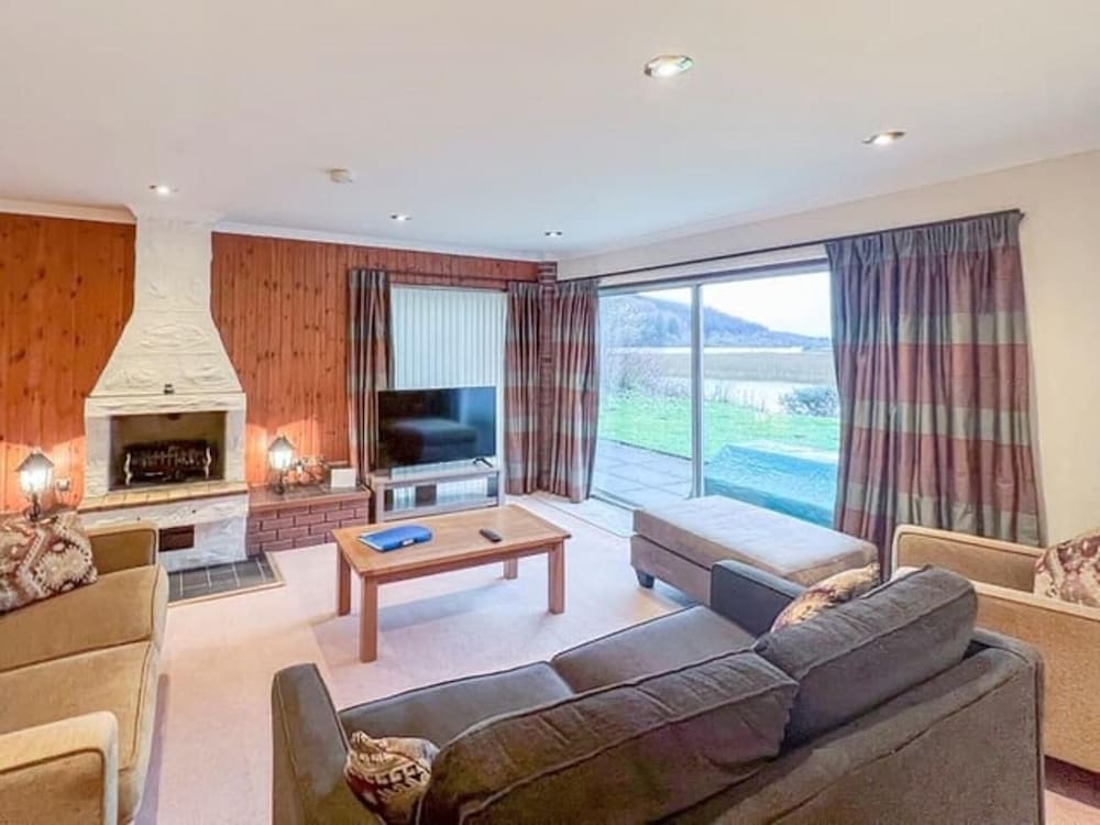 Cozy Highland Retreat With Stunning Views view 3