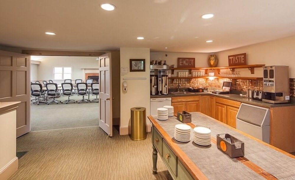 Ashland Vacations - Warren Conference Center and Inn - Property Image 5