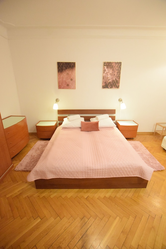 Elegant Apartment Universitas view 3