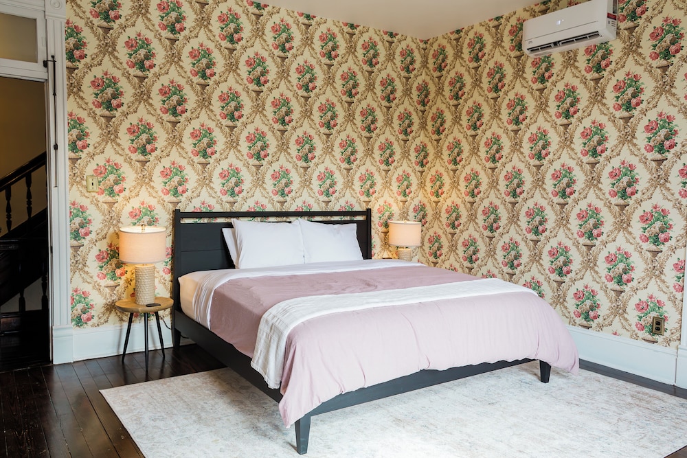 Blue Ridge Abbey Bed & Breakfast