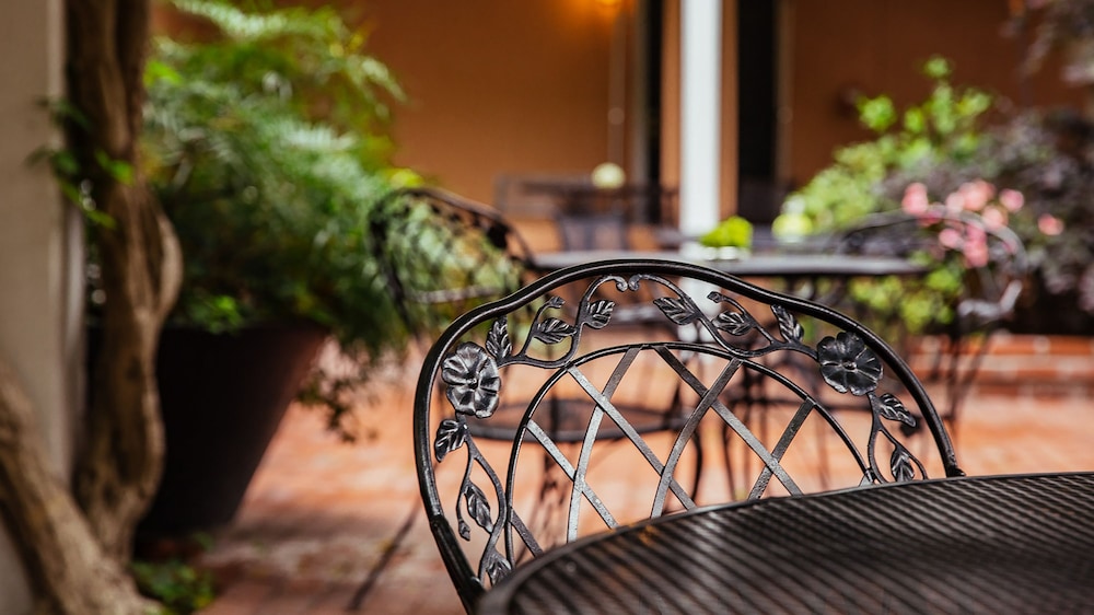 Elliott House Inn - Image 5