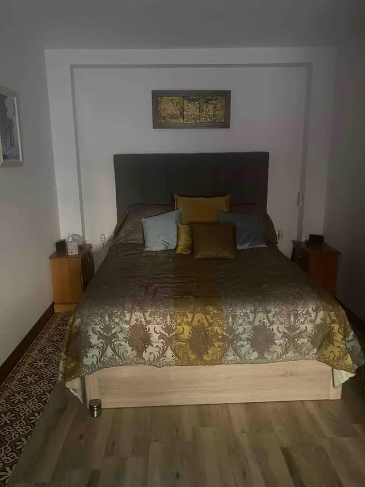 House -sleeps6, Pet Friendly, Garden, Fireplace