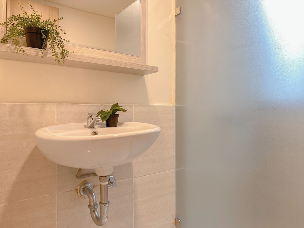 Cozy And Minimalist 2Br Apartment At Meikarta