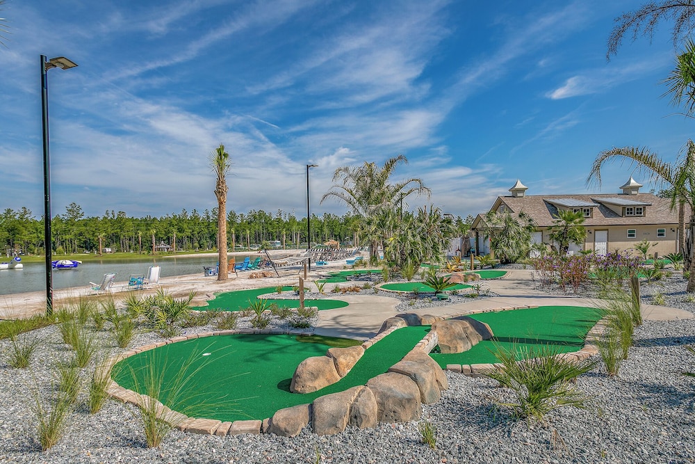 Island Oaks RV Resort