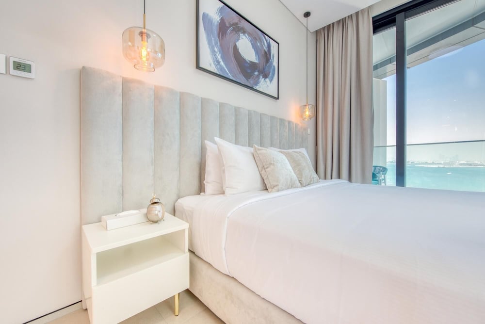Luxury Sea View 3BR Maid Apt at the Address JBR