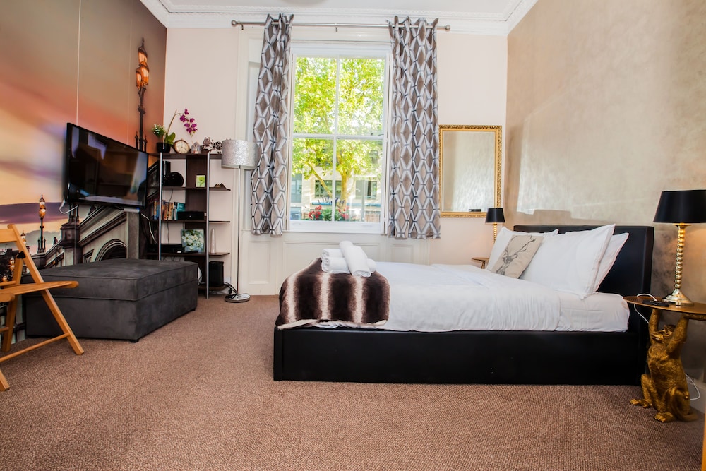 Pimlico Chic Suite