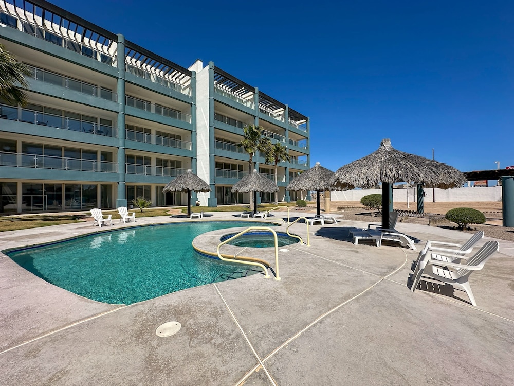 Upscale Ocean View Condo Close to it all Great
