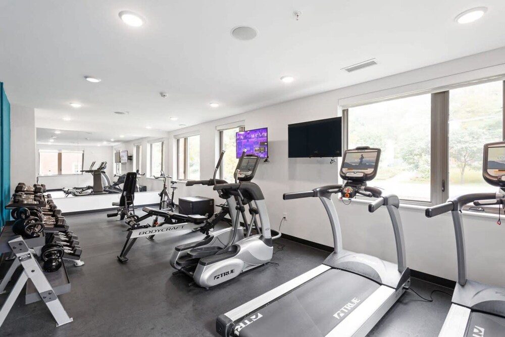 Cozysuites Stylish 2BR at Meridian Kessler