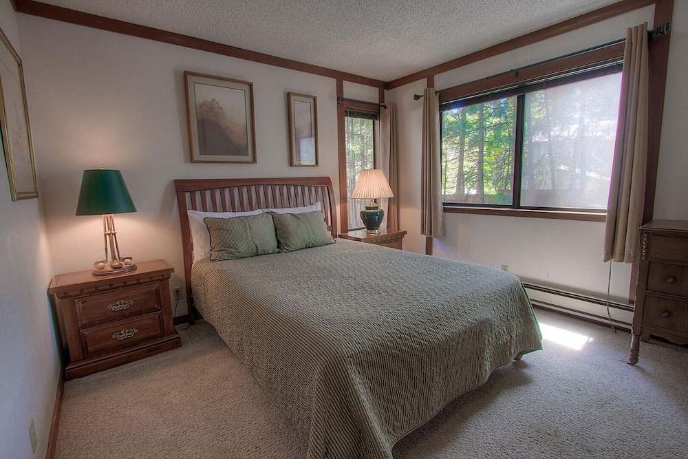 Brookstone Pines 3 Bedroom Home by RedAwning view 5