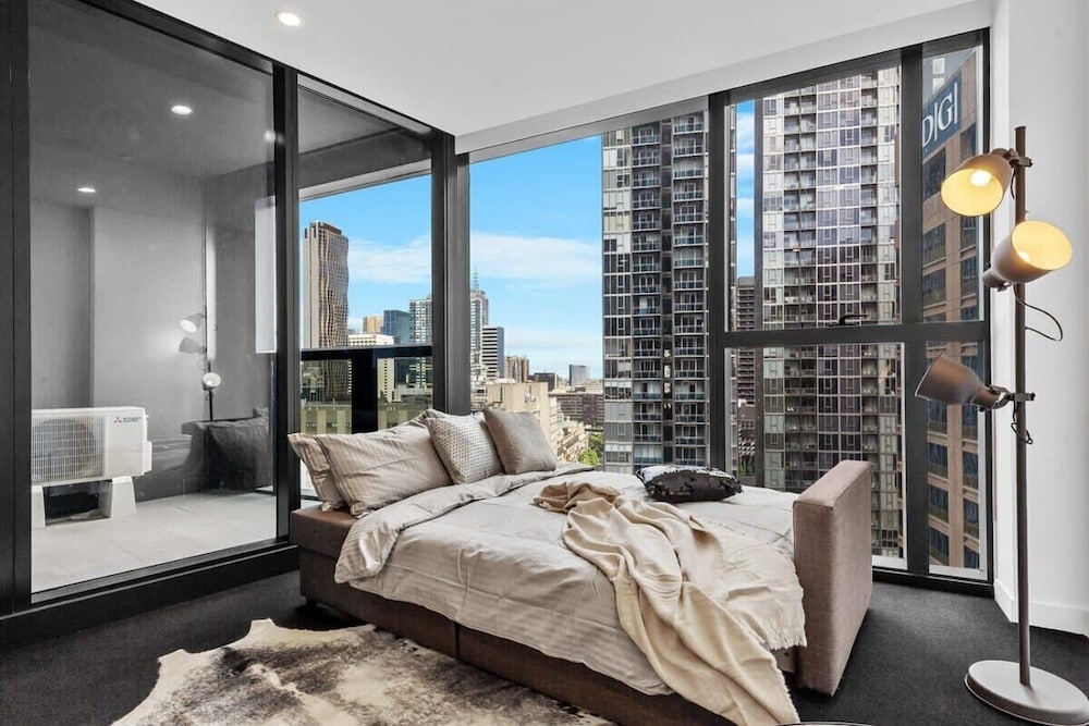 A Cozy Apt, Only a 5-min Walk to Victoria Market