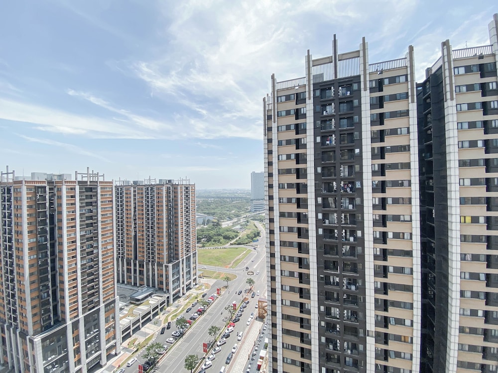 Compact Living 2Br At Meikarta Apartment