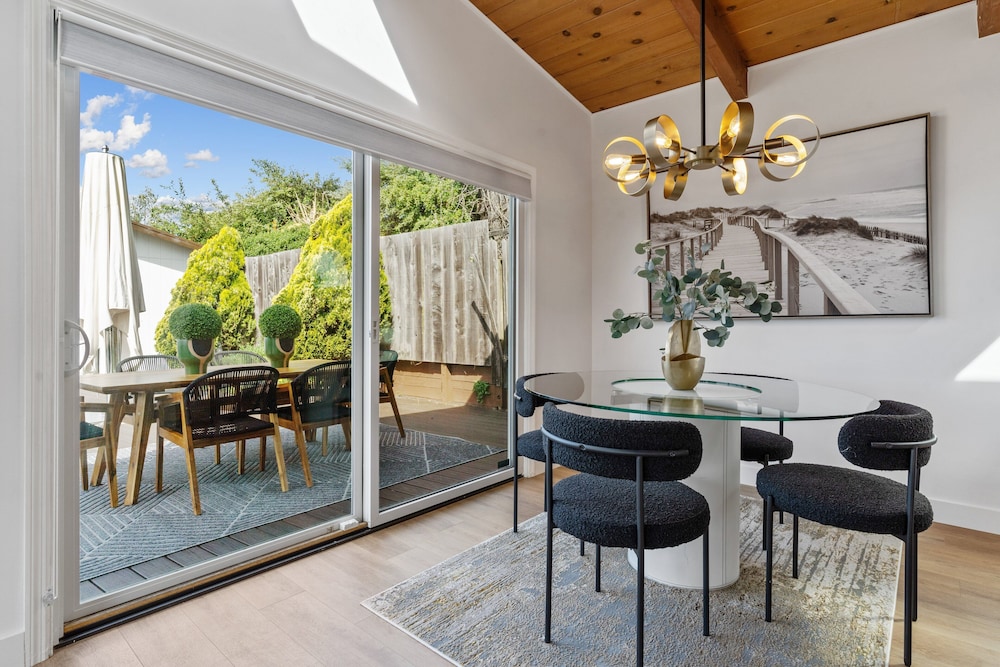 Serene Oceanview Escape With Expansive Deck 3 Bedroom Home