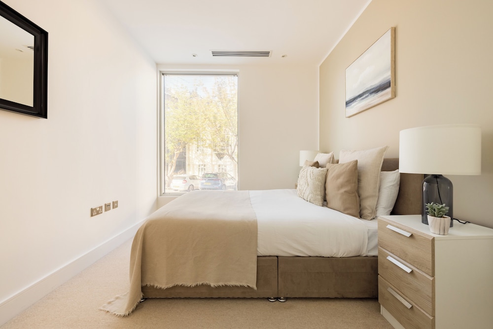 The Hounslow Apartment view 3