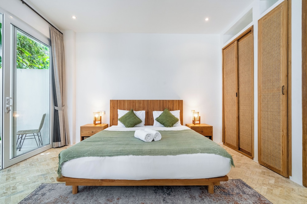 Eleven Villa Canggu - Calm Oasis with Pool and Privacy