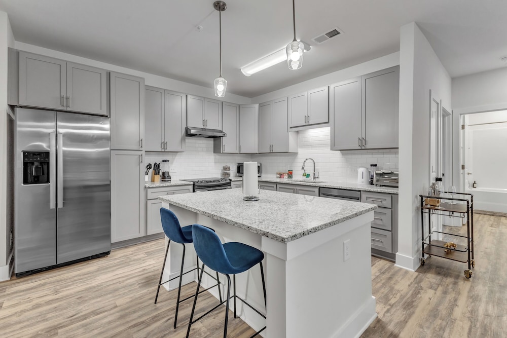 Luxe 3BR Suite Mins to Downtown Durham
