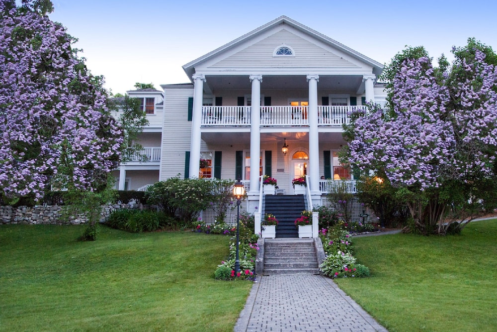 Hotel Harbour View Inn - Image 1