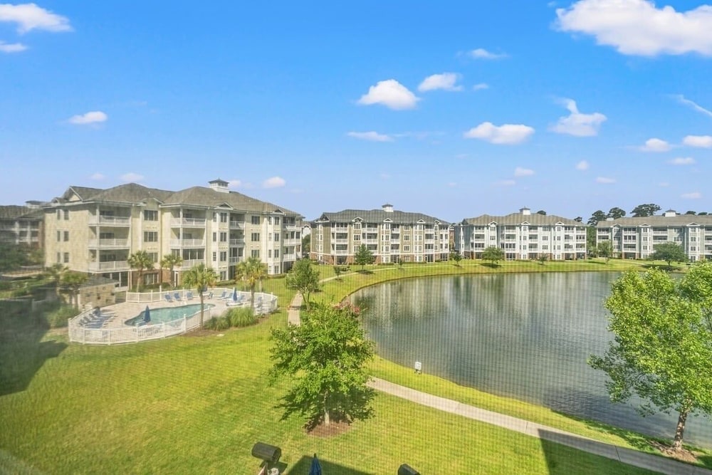 Magnolia Pointe Luster Leaf 4837-301 3 Bedroom Condo