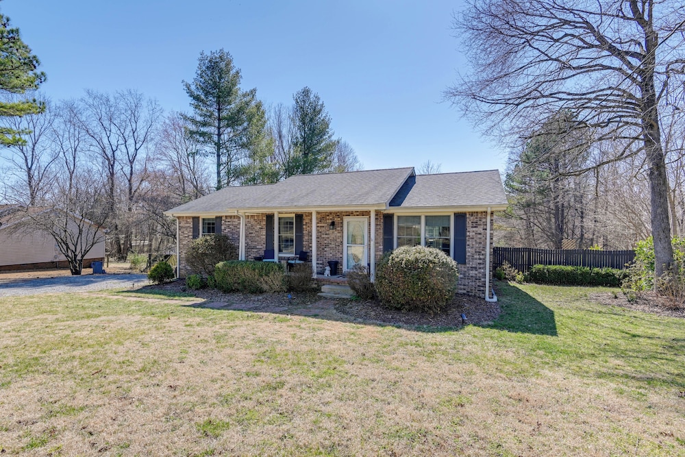 Family Home w/ Furnished Deck in Fairview!