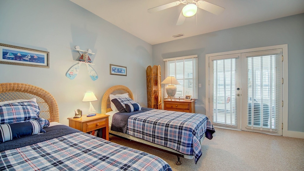Pawleys Island Vacations - Screened Porches, Decks, Rockers, Hammocks And An Upstairs Balcony With Ocean Views 5 Bedroom Home by RedAwning - Property Image 3