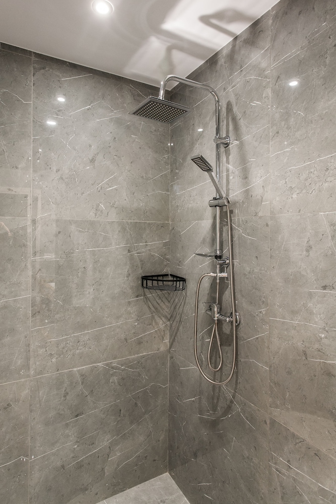 Step One - Luxury Suites right in the heart of Acropolis next to metro station