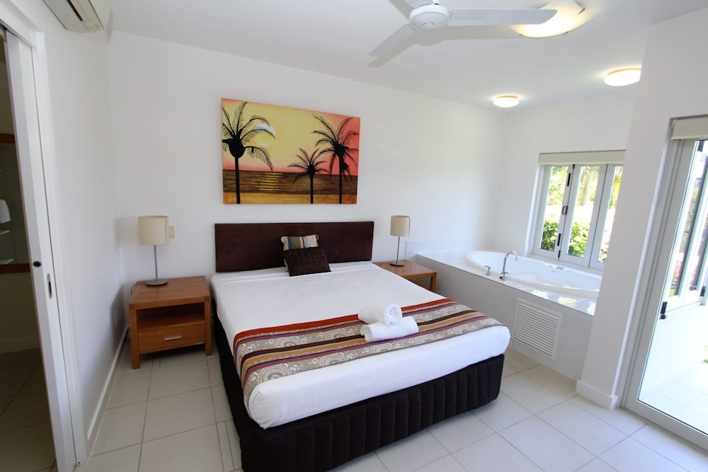 Beachside Apartment 5 view 2