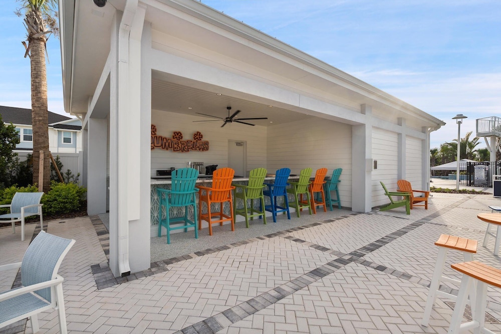1228 Blue Island Dr