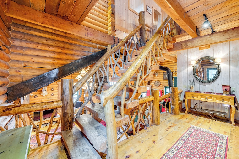 ~ 13 Mi to Main St: Park City Cabin w/ Mtn Views!