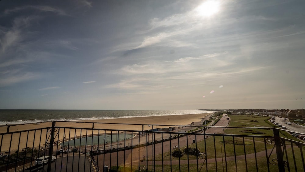Stunning Sea View Penthouse 2 Bedroom 2 Bathroom