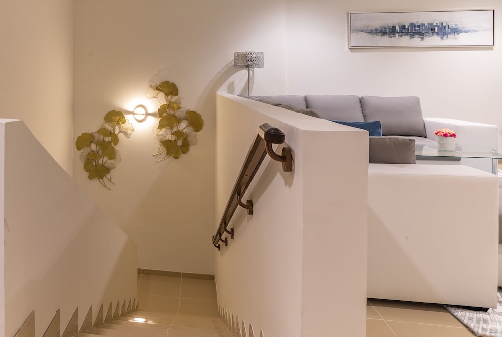 GLOBALSTAY. Sarai Private Pool Homes and Villas