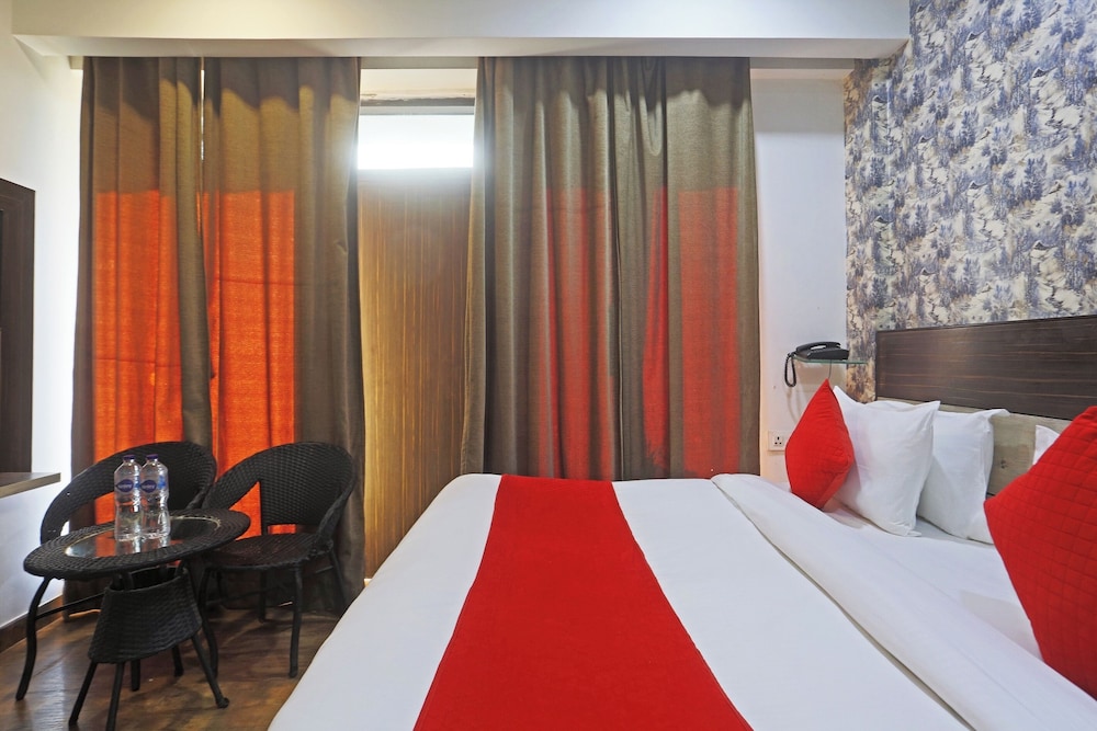 Hotel Aerostar Gold Near Yashobhoomi