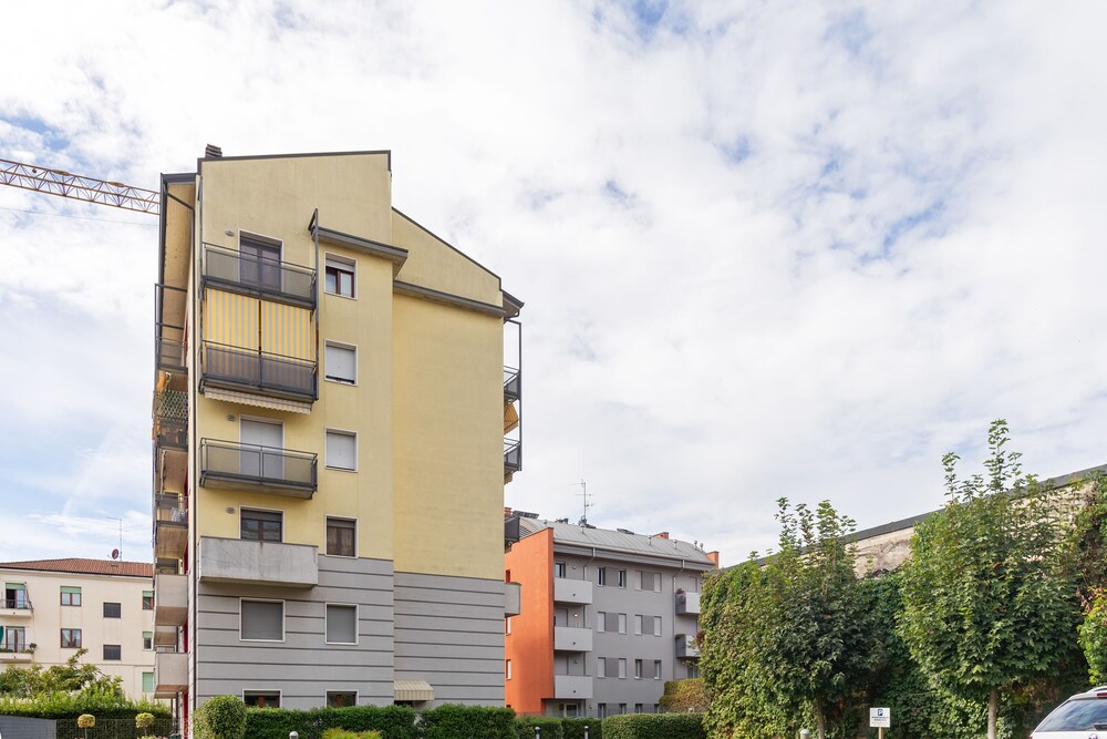 Porta Palio Modern Apartment view 5