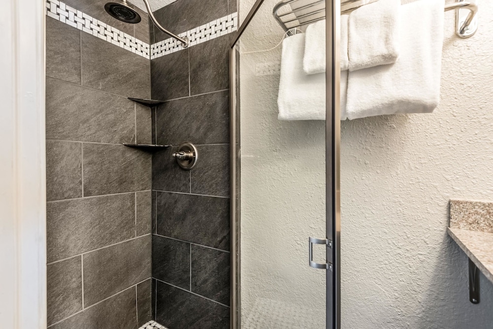 Sedalia Vacations - Hotel Bothwell Sedalia Central District, Ascend Hotel Collection - Property Image 6