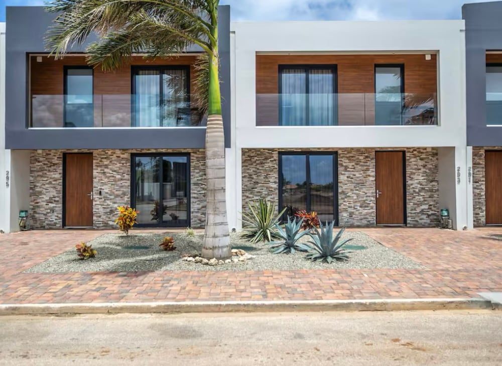 Luxury townhouse with pool in PALM BEACH