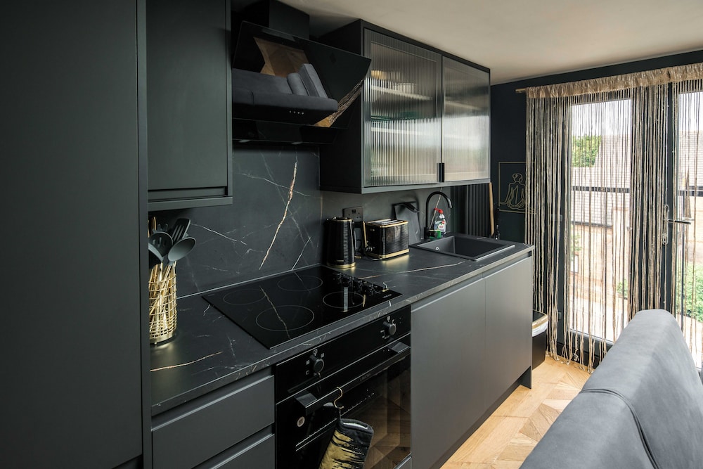 Converted Cosy 1BD Self-Contained Studio for 3
