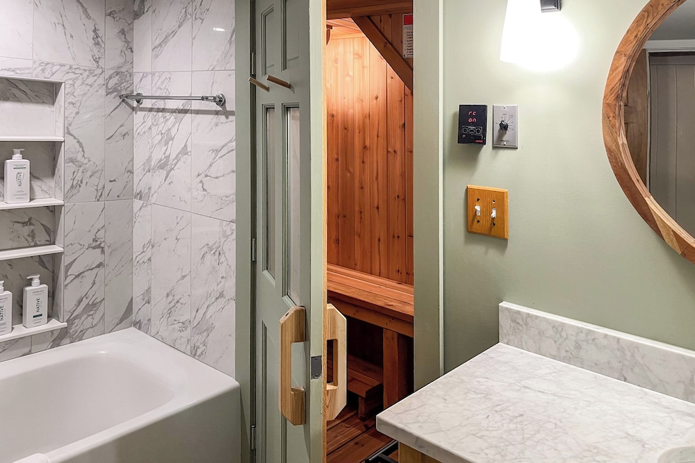 Cozy Log Cabin Near Mt Snow: Views, Modern Comfort