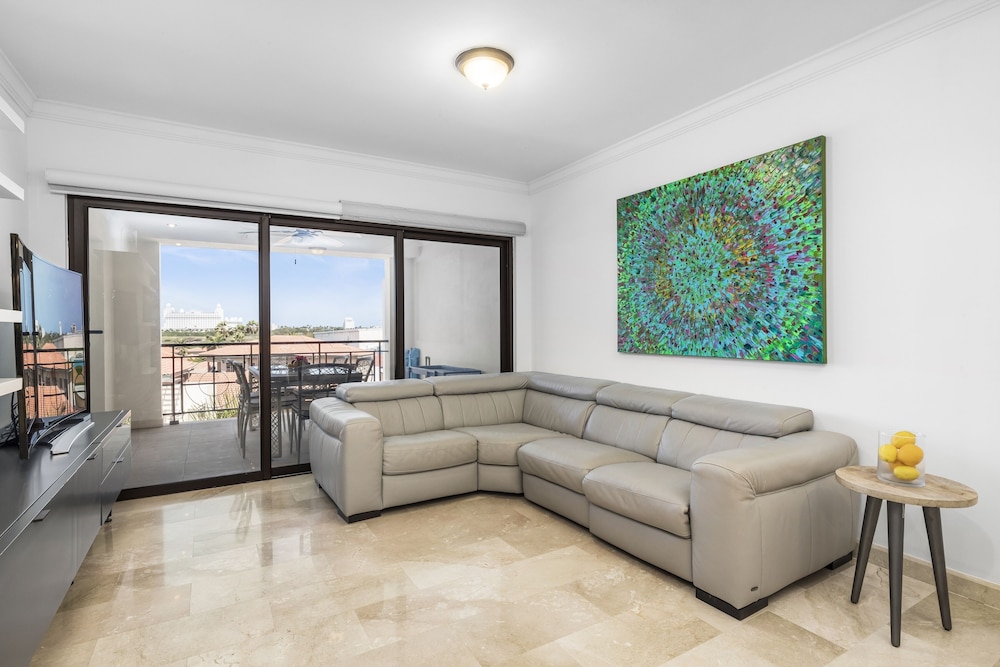 Palm Aruba Condos