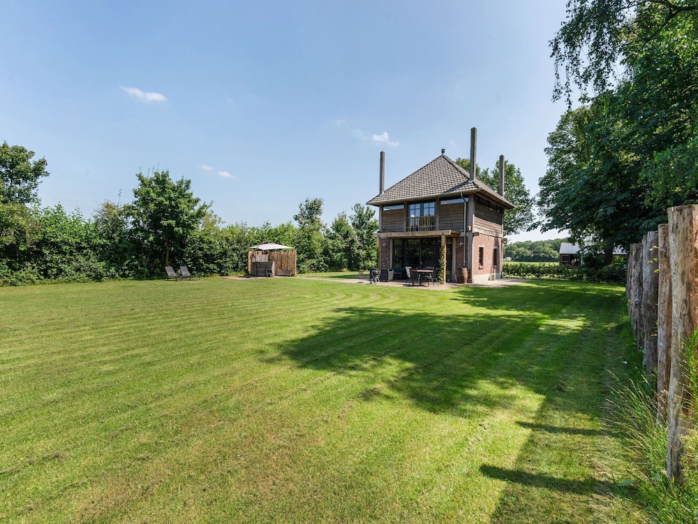 Lush Holiday Home With a Private Hot Tub view 4