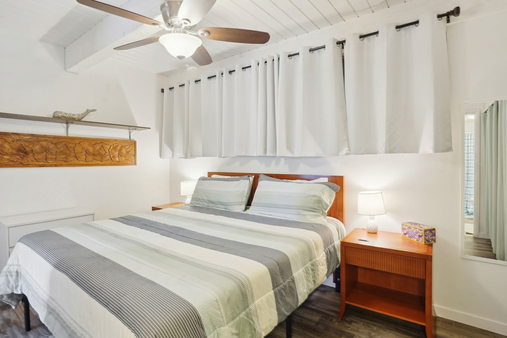 Airy Kailua-kona Condo < 1 Mi to Beach + Town