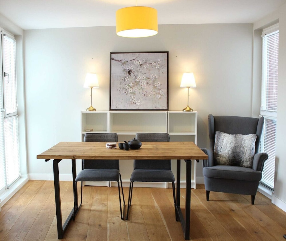 2 Bedroom Apartment With Parking