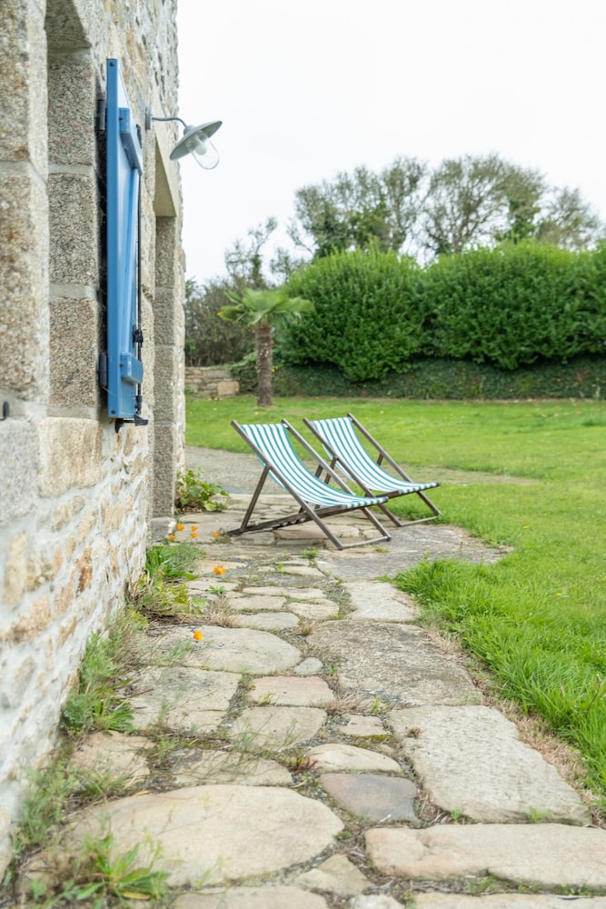 Holiday Home by Lampaul Beach With Garden