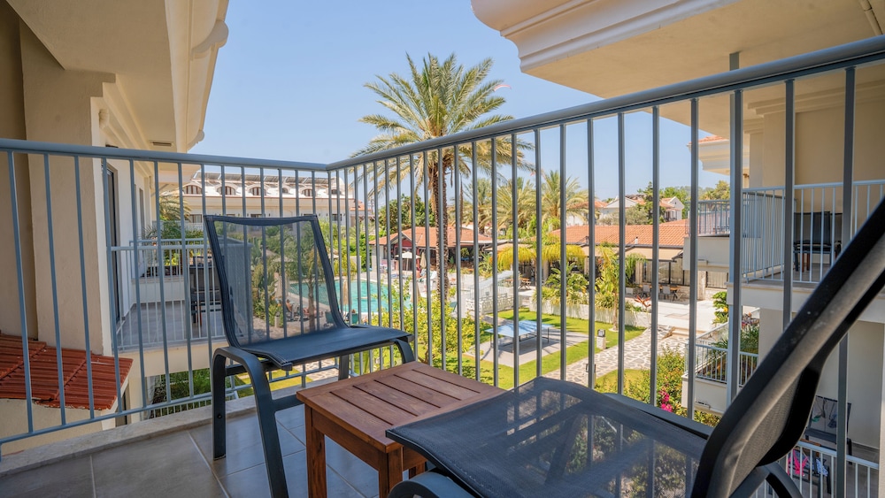 Blue Star Hotel - Image 68