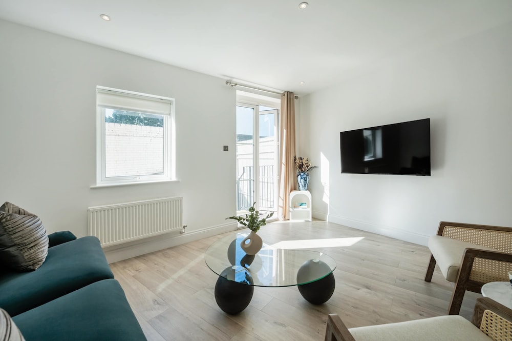 Lords Living -3 bed in Regents Park With Terrace