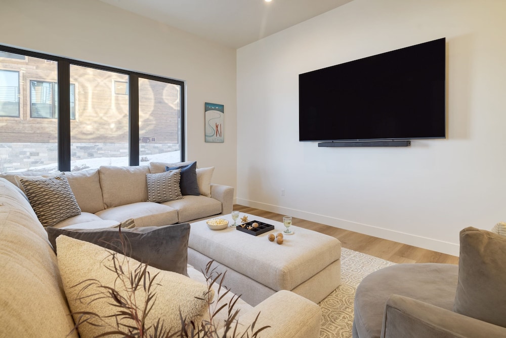Orion by Avantstay Luxury 5bdr Ski Home w Views Minutes to Deer Valley Lift