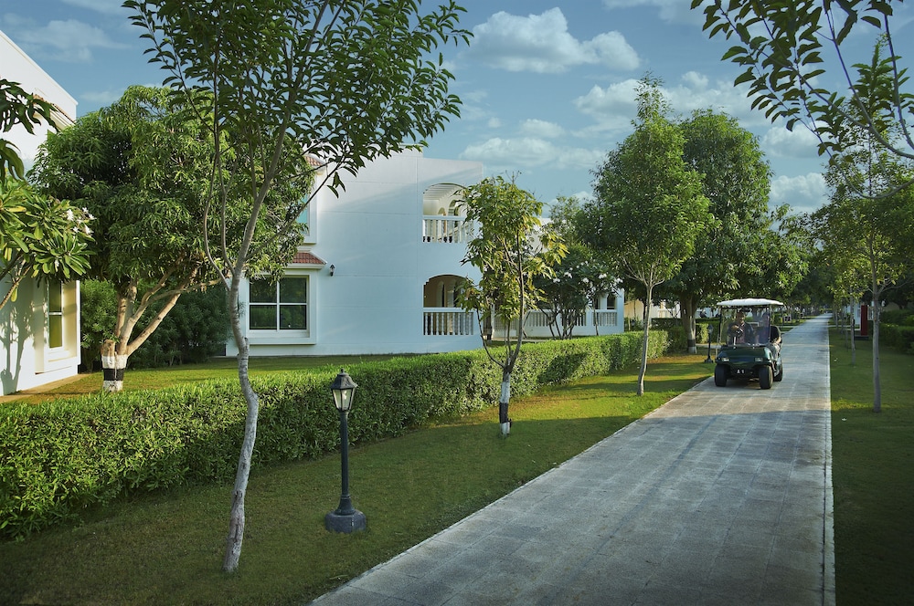 Al Nahda Resort & Spa
