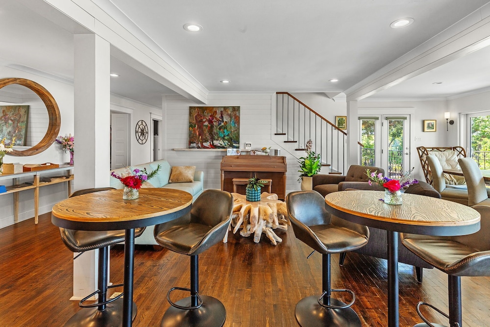 Jubilee Suites Boutique B&B