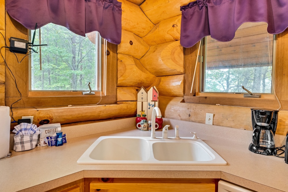 Star Views - Secluded W/mountain Views 2 Bedroom Cabin by Heavenly Views Resort view 2
