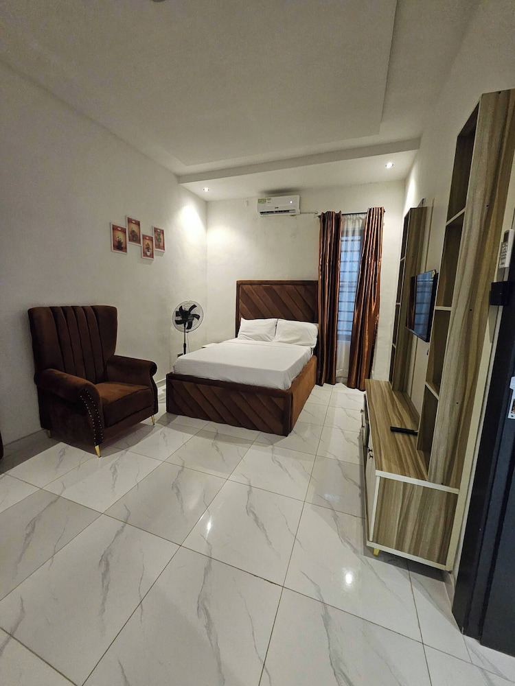 Luxury 5 Bedrooms Duplex With Swimming Pool